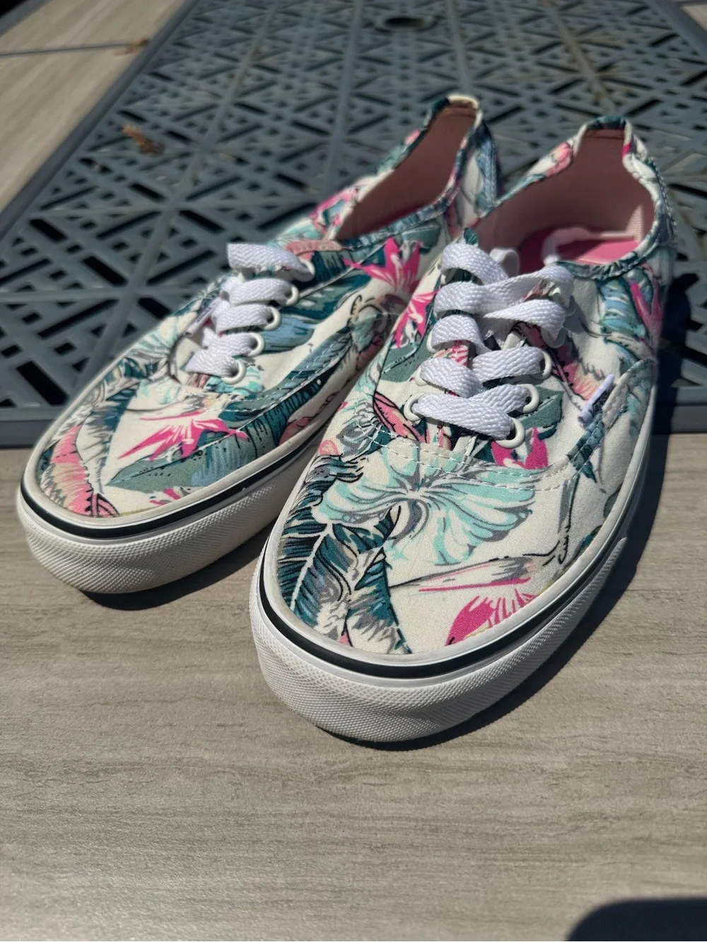 VANS old skool Paradise Floral tropical pattern   Size 9 womens